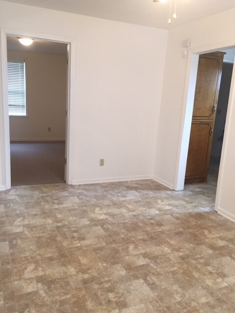 Building Photo - 906 Martin St