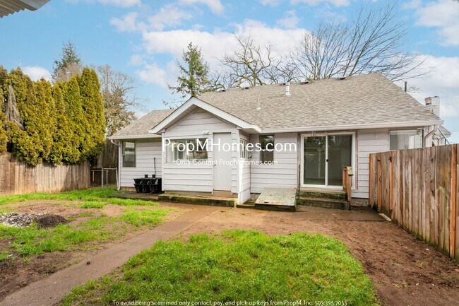 Building Photo - Updated Three Bedrom Home in Brentwood-Darlington!