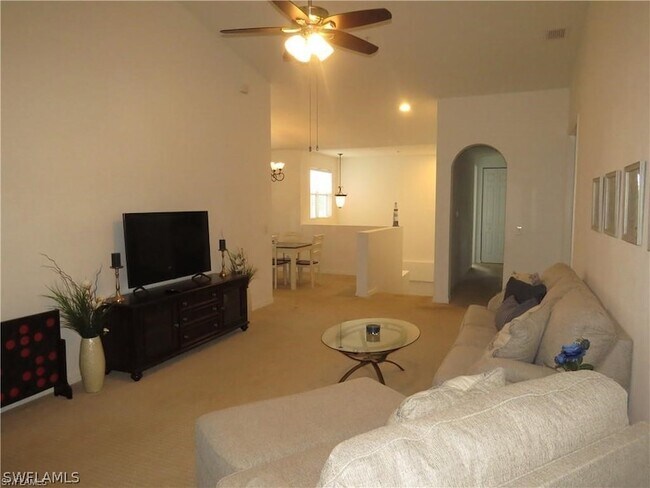 Building Photo - 1305 Mariposa Cir