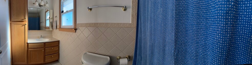 Building Photo - 9023 Central Ave