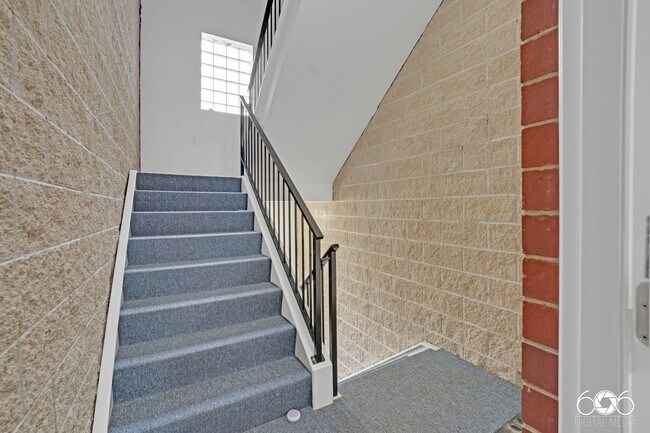 Building Photo - 5406 S Indiana Ave