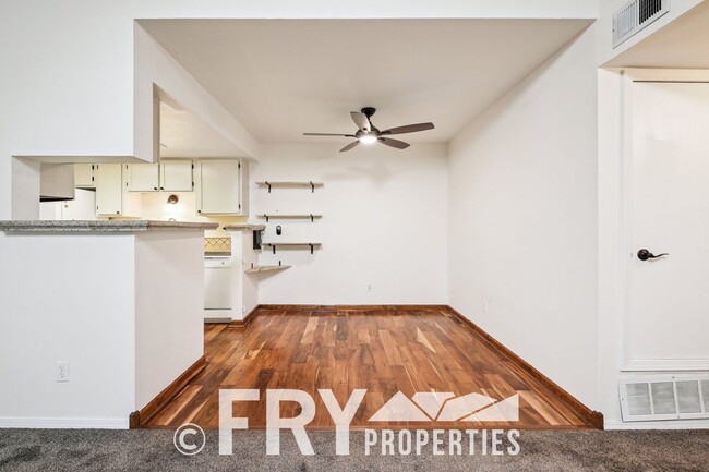 Building Photo - Great Condo In Windsor Community