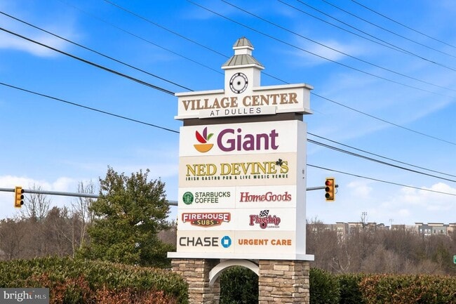 Building Photo - 2558 Banshire Dr