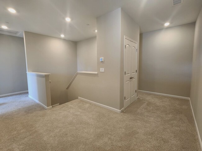 Building Photo - New Townhome in Minden for Rent