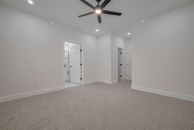 Building Photo - 7546 Charlie St