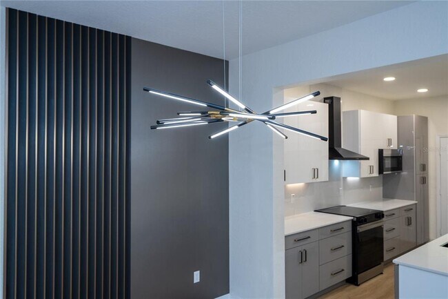 Building Photo - 7022 Cadiz Blvd