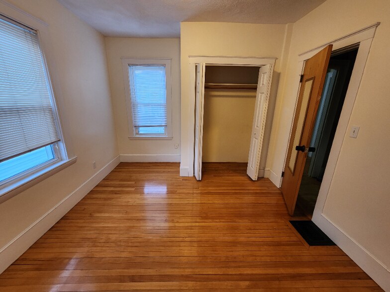 Primary Photo - 66 Brook St