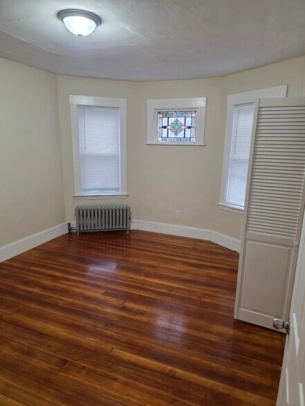 Building Photo - 64 Topliff St