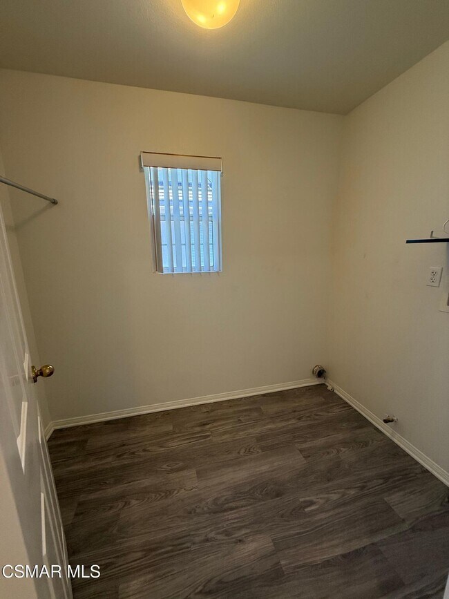 Building Photo - 503 Shadow Ln