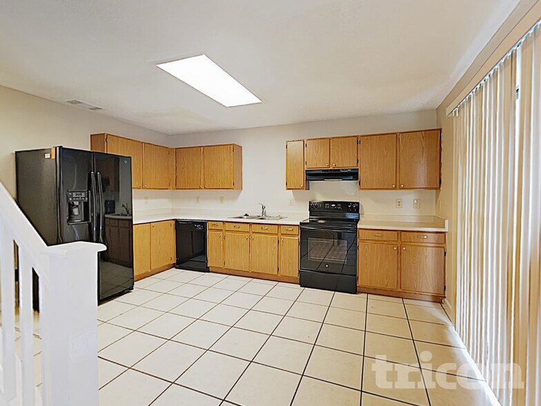 Building Photo - 6419 Beech Trail Dr