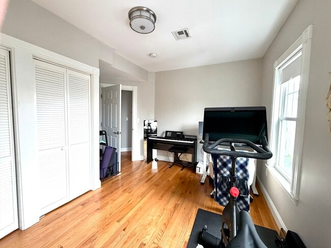 Building Photo - 37 Moseley St