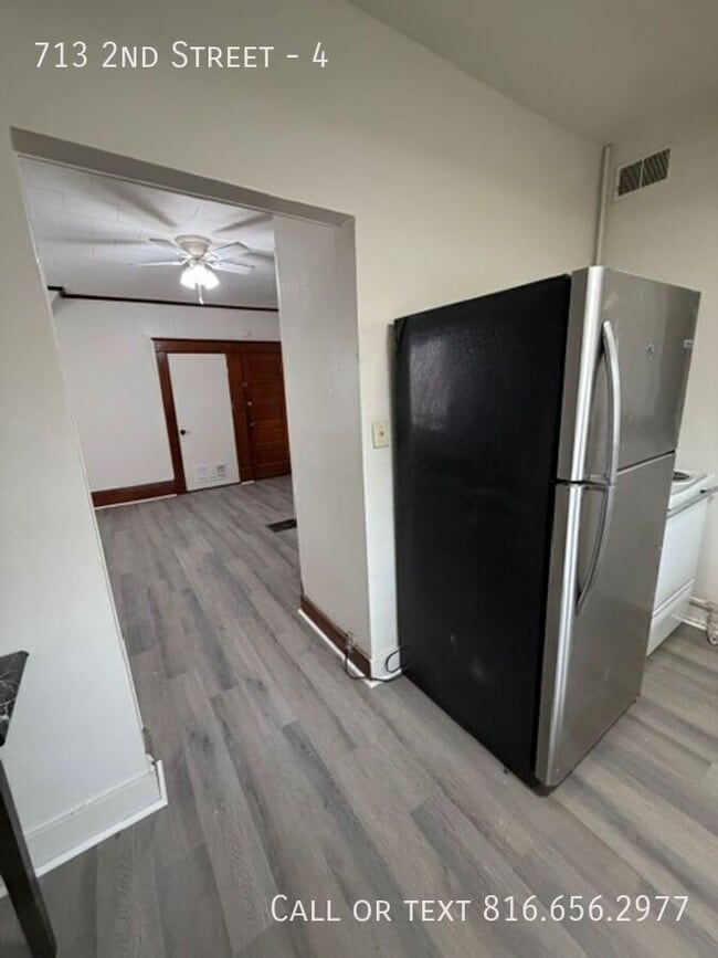 Building Photo - 713 2nd St