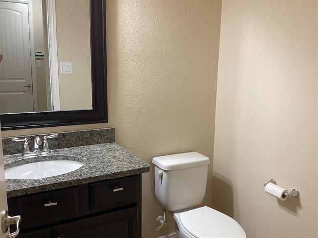 Building Photo - 1704 Hickory Chase Cir