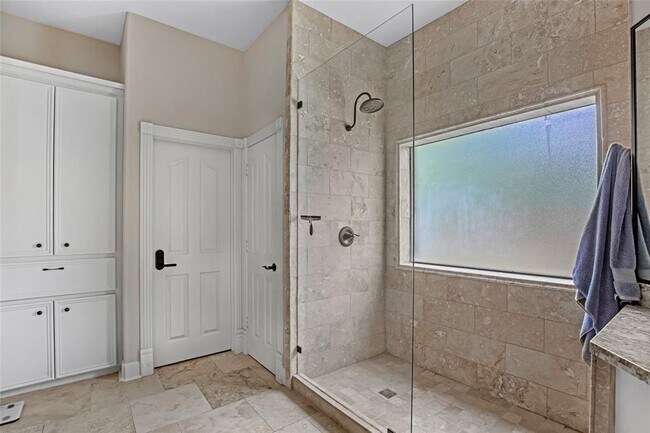 Building Photo - 29006 Reserve Bend Dr