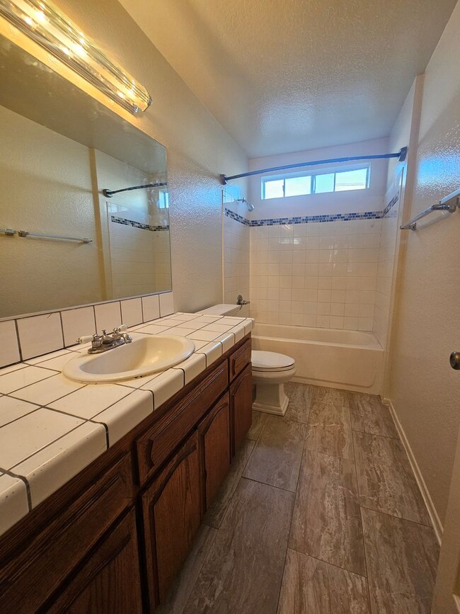 Building Photo - 12th St Omid