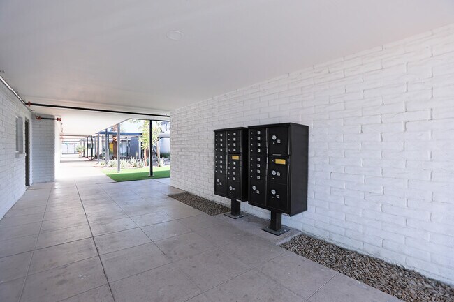 Building Photo - 3625 N 16th St