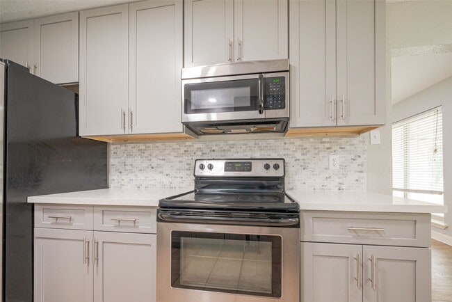 Building Photo - 10190 Dogwood Lp