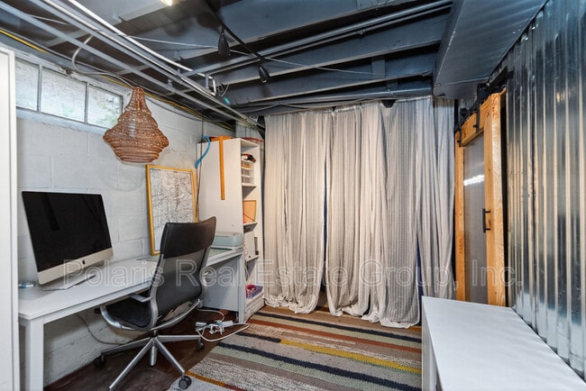 Building Photo - 4905 Norwaldo Ave