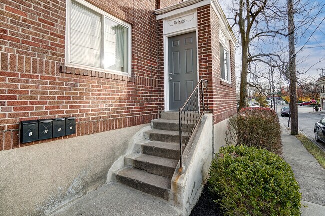 Building Photo - 6110 Webbland Plz