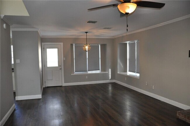 Building Photo - 1704 Parkfield Cove