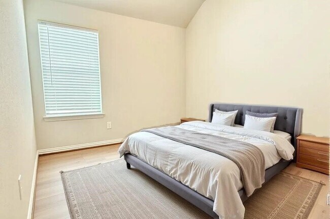 Building Photo - 22858 Ephesus Ave