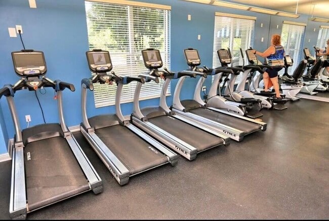 Building Photo - 625 Casa Loma Blvd