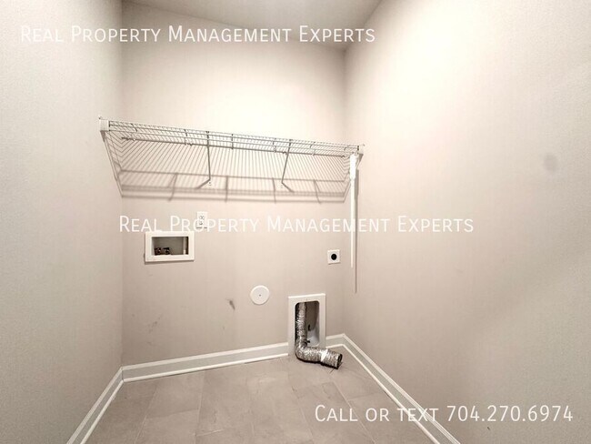Building Photo - 3012 Striped Maple Ct