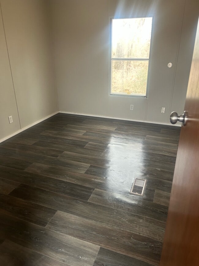 Building Photo - 4058 Veterans Hwy W