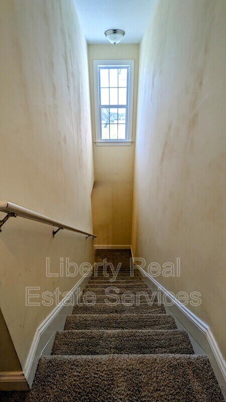 Building Photo - 401 Valdez Ct