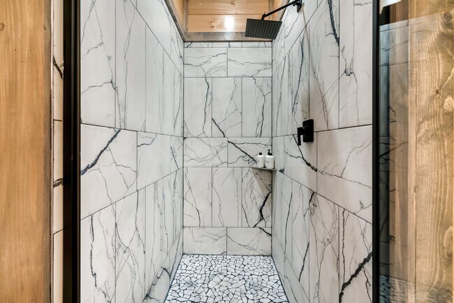 Building Photo - 2127 Eagle Feather Dr