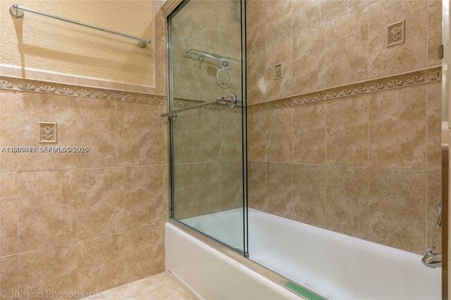 Building Photo - 19701 W Oakmont Dr