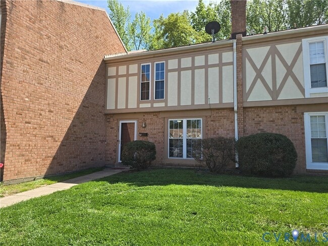 Building Photo - 757 Pleasant St