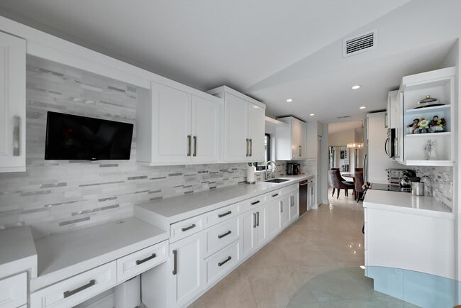 Building Photo - 11204 Cloverleaf Cir