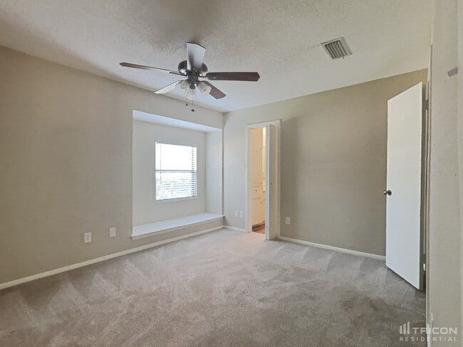 Building Photo - 3328 Woodthrush Ln