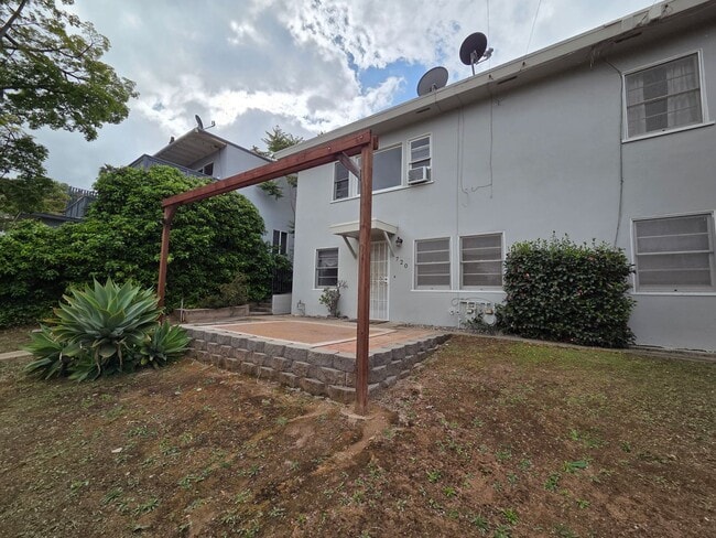 Building Photo - Charming 1-Bedroom Retreat! MOVE IN SPECIAL!!