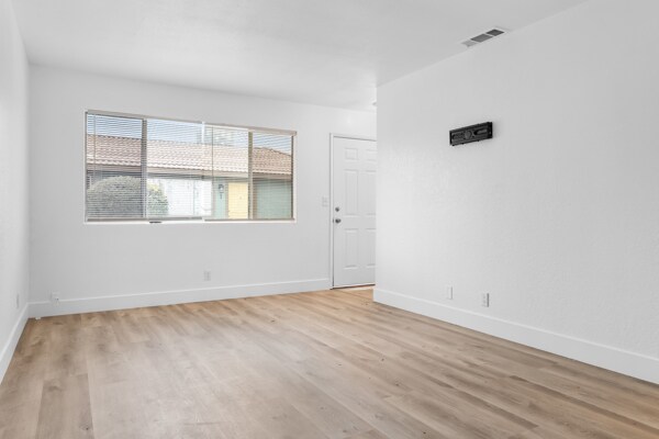 Building Photo - 3112 Denver Ave