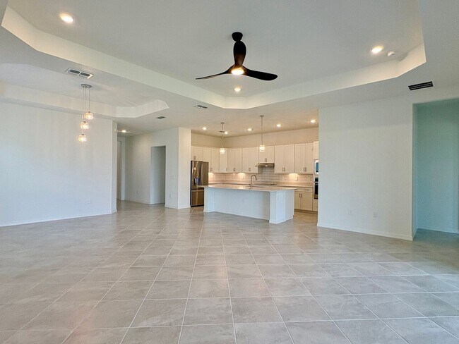 Building Photo - Brand New Luxury Rental in Wellen Park – Never Lived In!