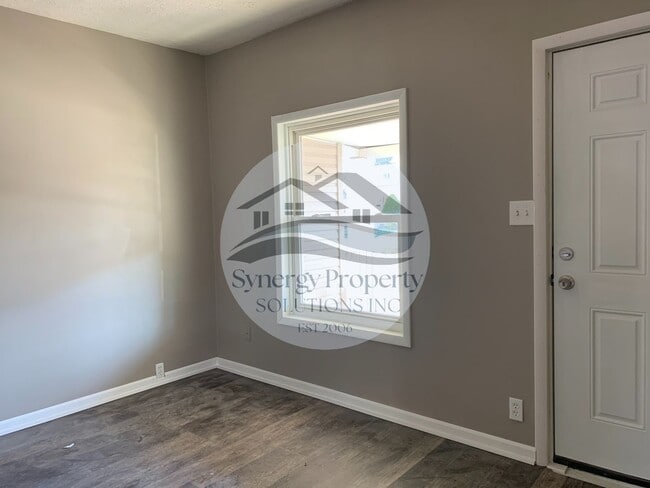 Building Photo - Nice home with Space to grow your Family!