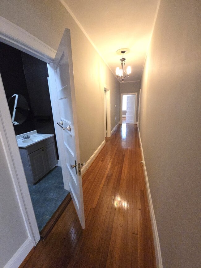 Building Photo - 800 Graydon Ave