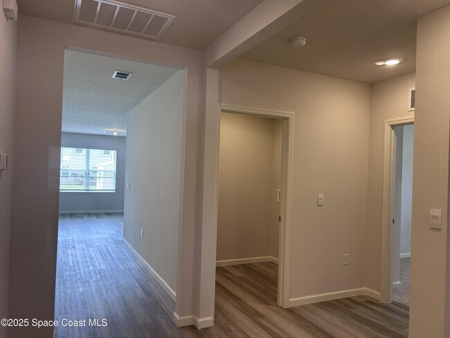 Building Photo - 2398 Angel Rd