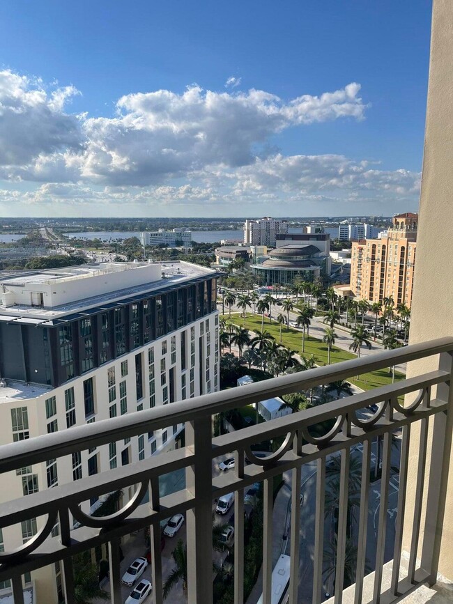 Building Photo - 550 Okeechobee Blvd