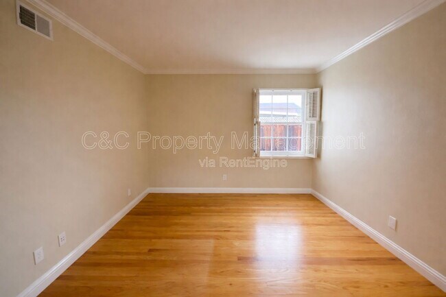 Building Photo - 7132 Bark Ln