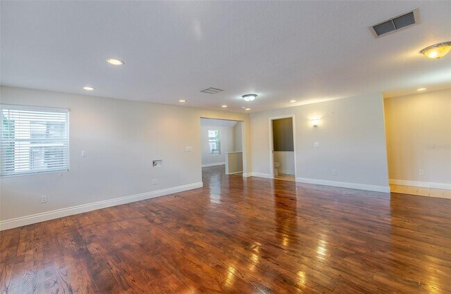 Building Photo - 802 8th St N
