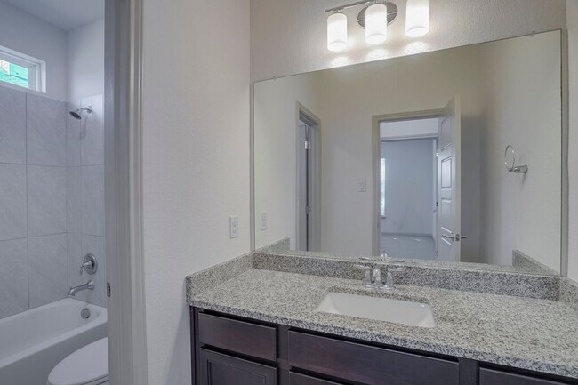 Building Photo - 5616 Monrovia Ln
