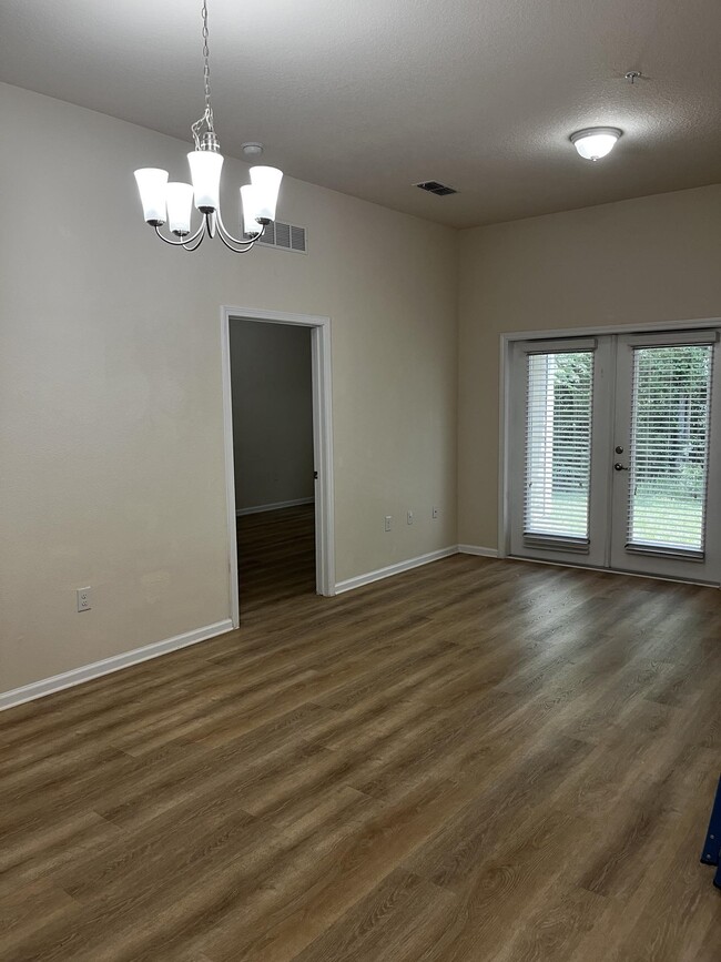 Building Photo - 2109 Golden Lake Loop