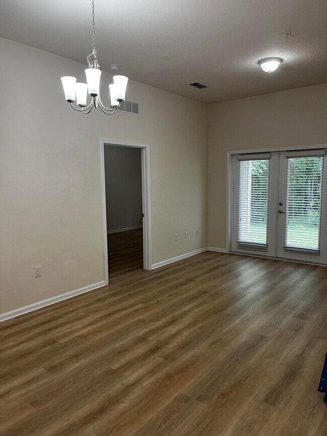 Building Photo - 2109 Golden Lake Loop