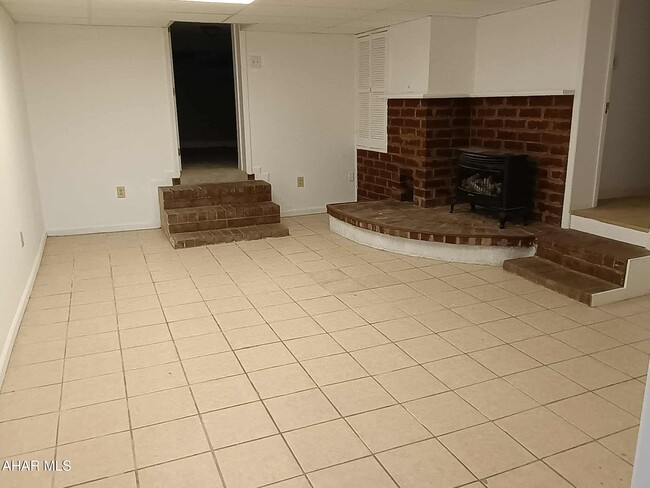 Building Photo - 106 Ruskin Dr