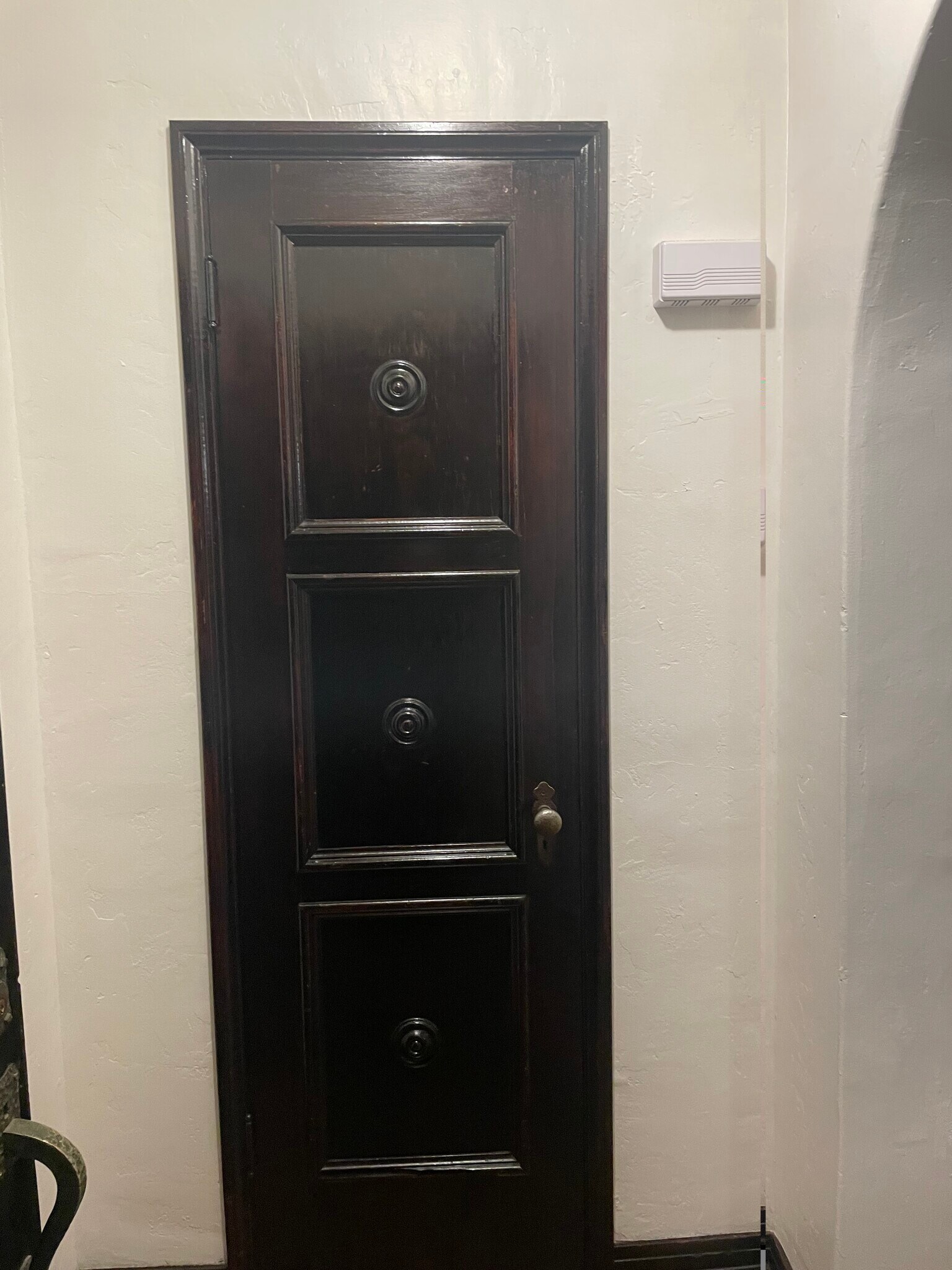 Foyer closet - 1208 W 81st Pl