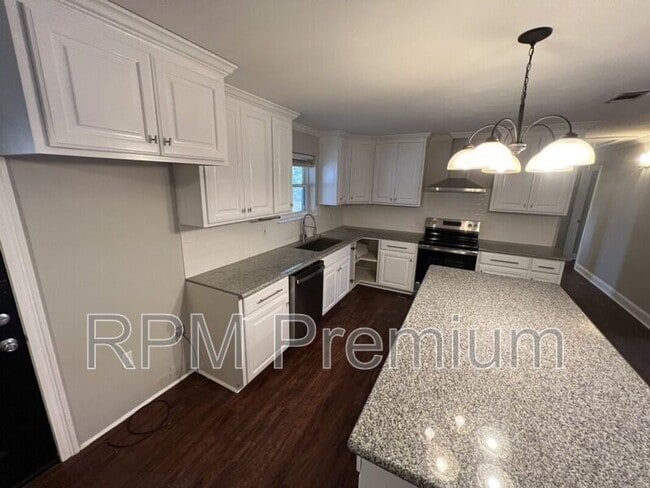 Building Photo - 41158 2nd Colonial St