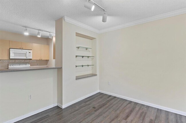 Building Photo - 1919 Van Buren St